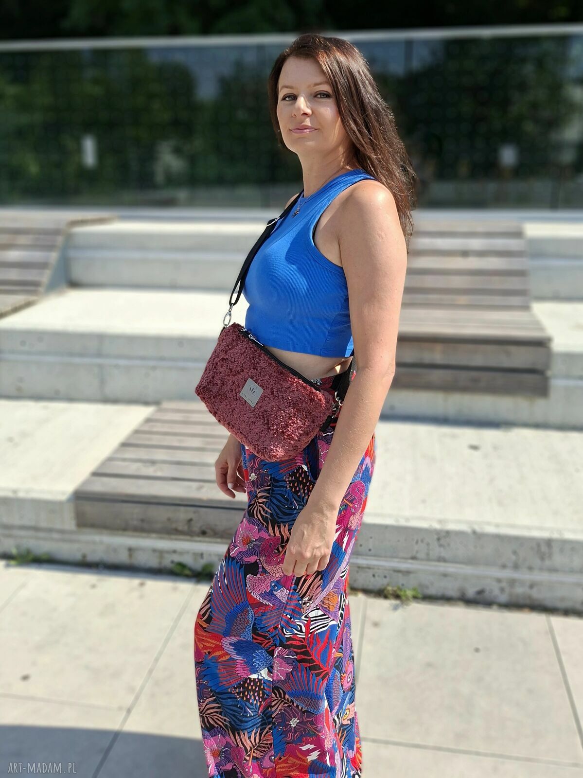 Torebko-nerka z pluszowej tkaniny Miś Bordo - crossbody dla Ciebie