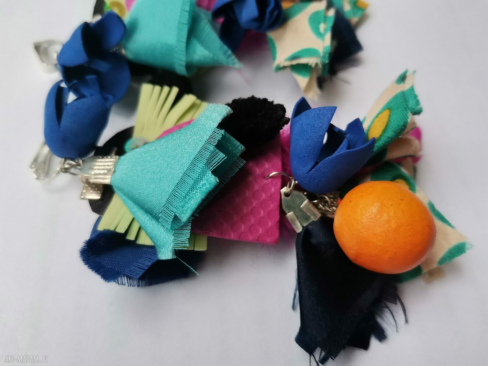 Lekkie klipsy Frida w stylu etno boho - chwosty i kwiaty