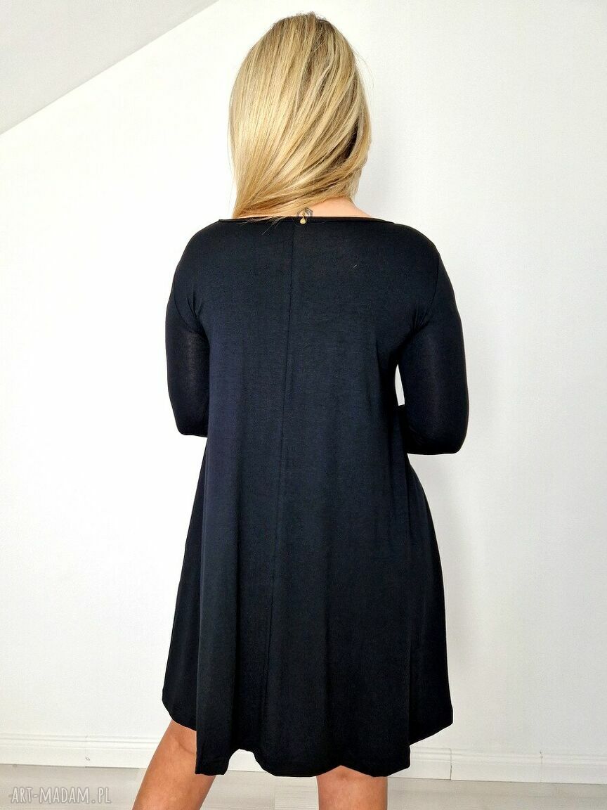 Trapezowa luźna tunika-sukienka oversize w czerni - Ella Dora