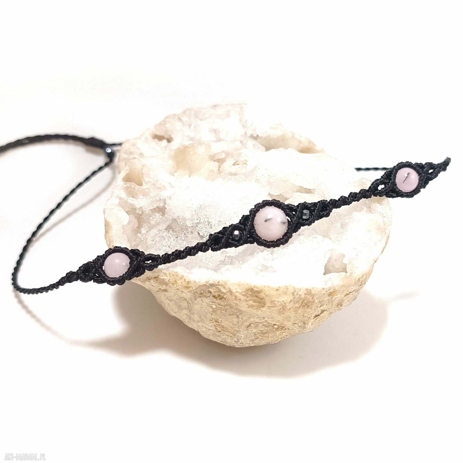 TRIO opal w makramie - czarny choker pleciony z opalem i hematytem (regulowany)