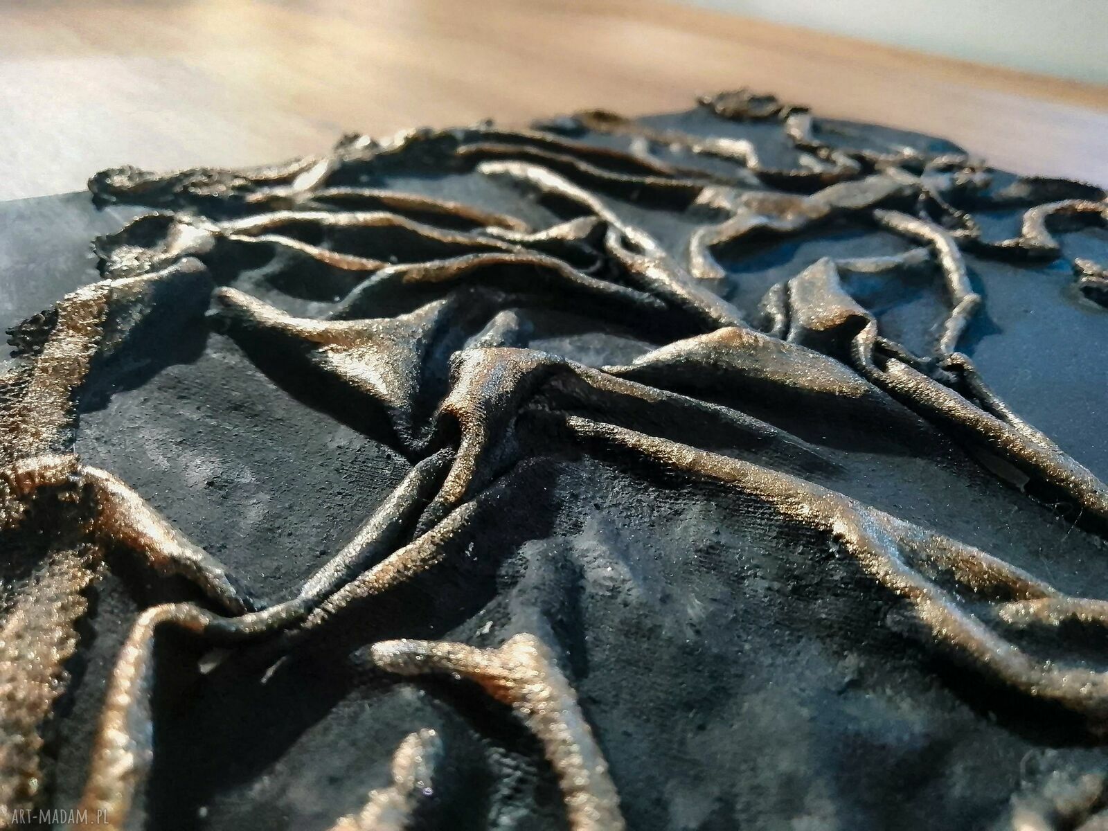 Tryptyk 3D Relief - ręcznie malowane obrazy nad sofę czarna baza, antyczne złoto, mosiądz