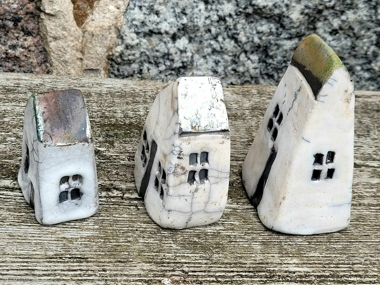 Trzy domki raku - ręcznie robiona dekoracja ceramiczna