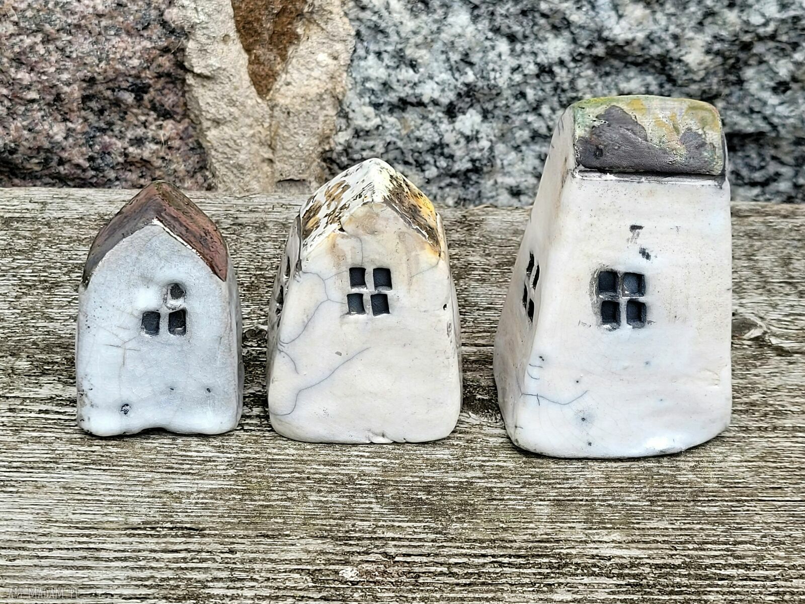 Trzy domki raku - ręcznie robiona dekoracja ceramiczna