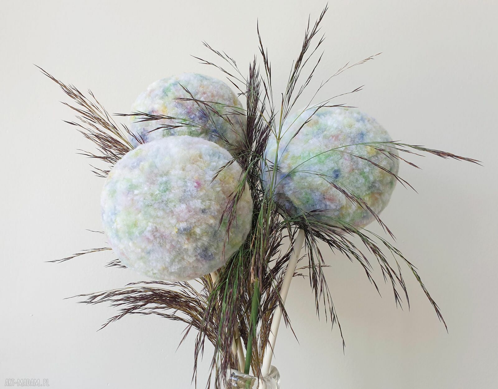 Trzy duże kwiaty z pomponów boho - dekoracja handmade