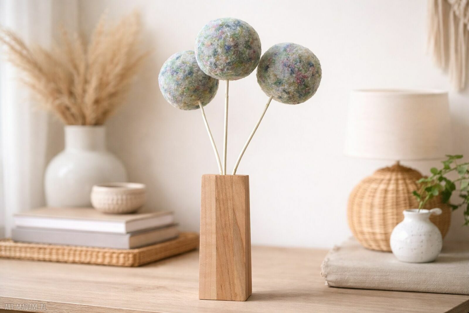 Trzy duże kwiaty z pomponów boho - dekoracja handmade