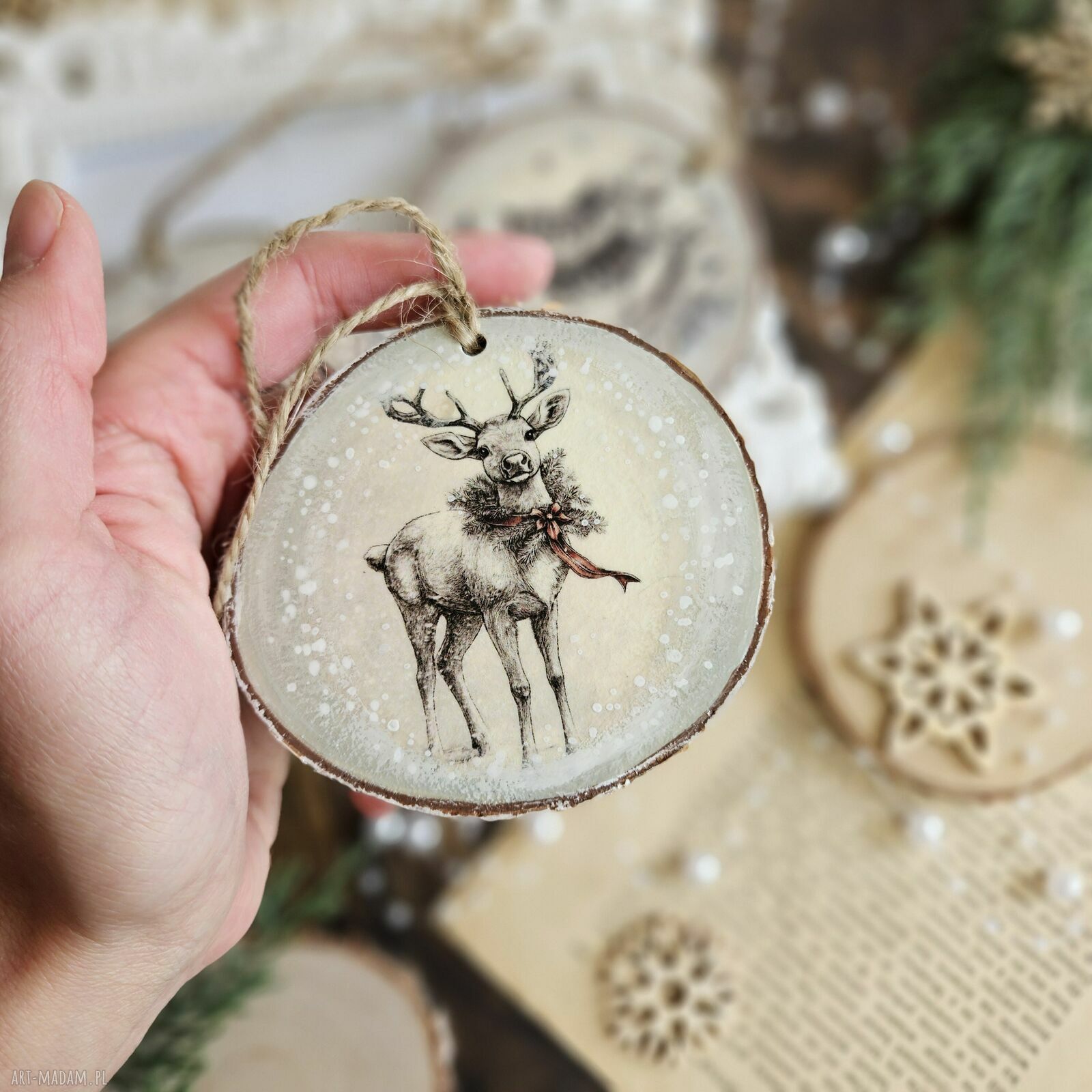 świąteczny prezent: Zestaw 3 drewnianych plastrów świątecznych z decoupage na jutowym sznurku | Justyna Art