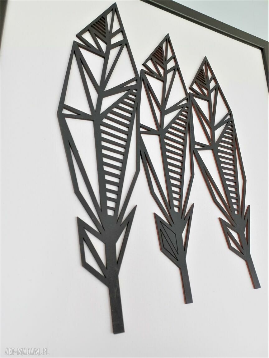 Trzy pióra geometryczne 3D w czarnej ramie drewnianej 40x50 cm