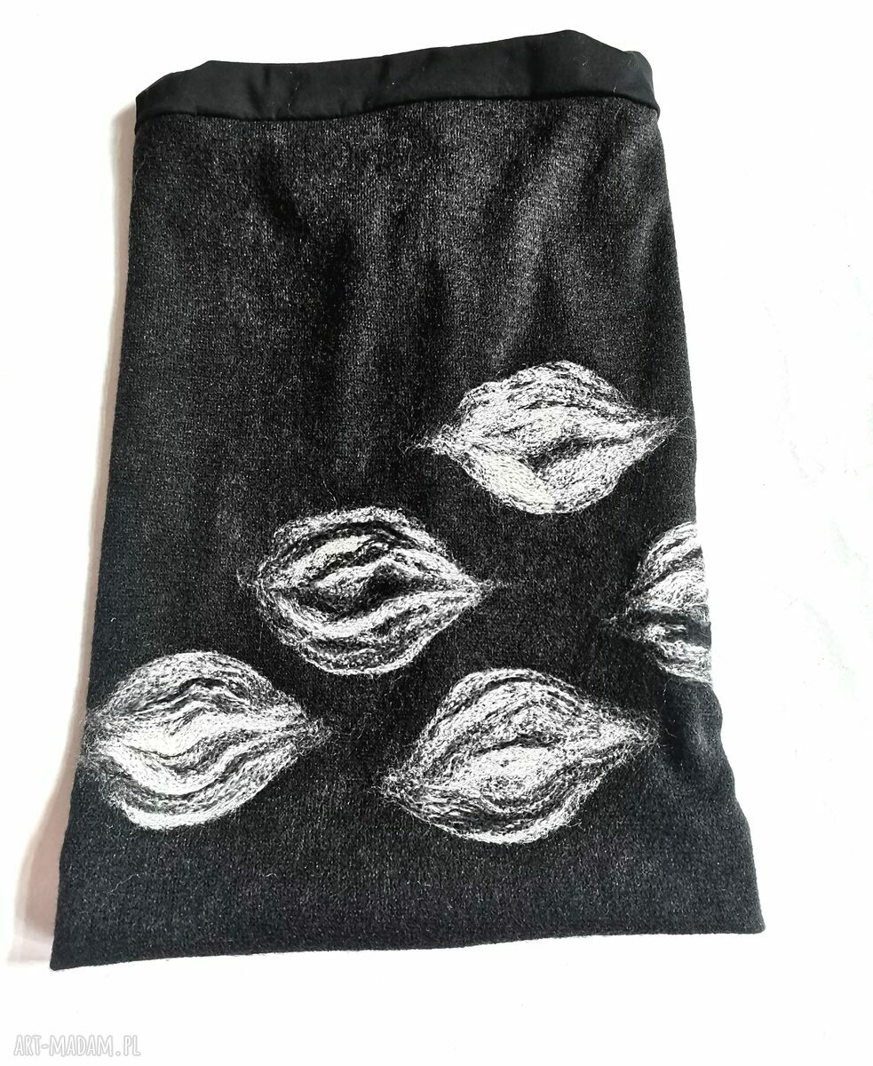 Czarny komin tuba wełniany filcowany na podszewce 33x48 cm