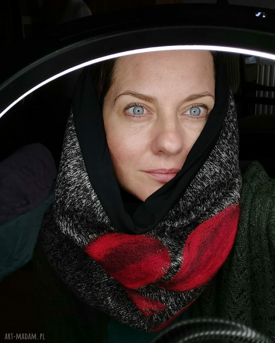 Wełniany komin tuba filcowany w grochy na podszewce
