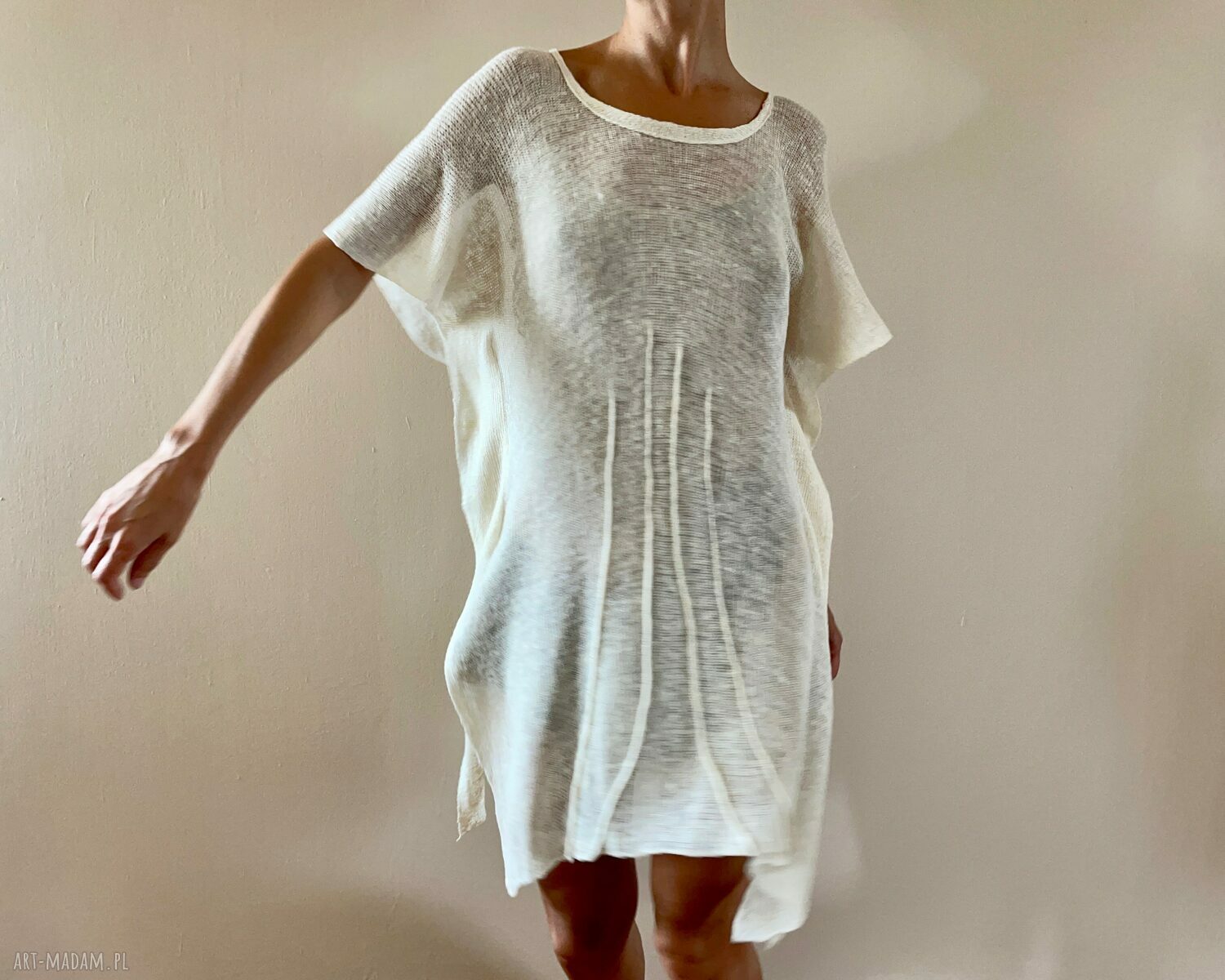 Lniana tunika damska w jasnym kremie - 100% len, oversize