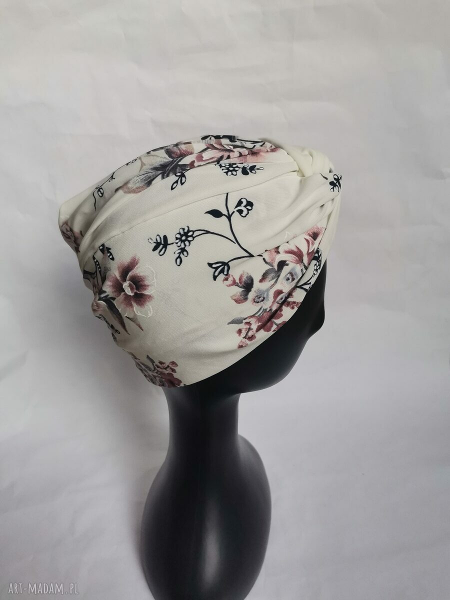Ręcznie robiony turban damski biały w kwiaty - uniwersalny boho