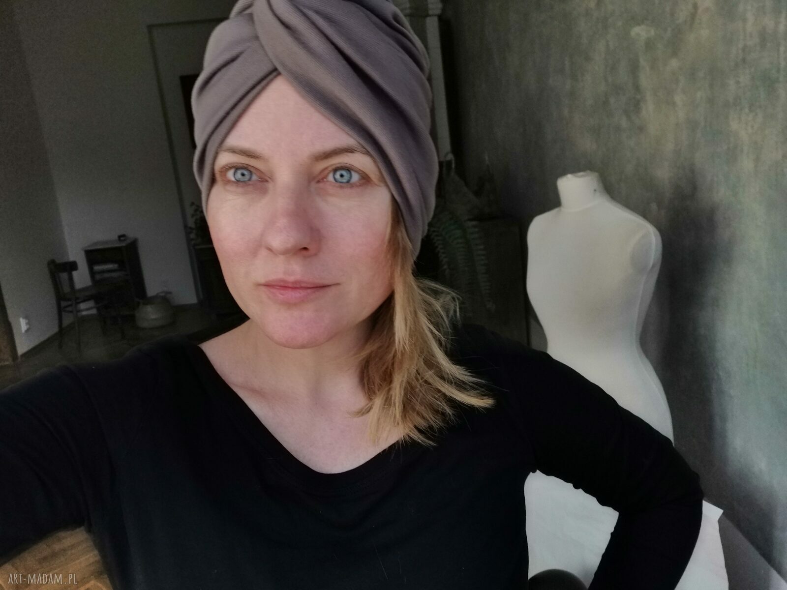 Turban boho z frędzlami - obwód uniwersalny i dwie opcje noszenia