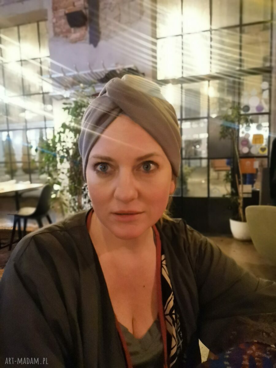 Turban boho z frędzlami - obwód uniwersalny i dwie opcje noszenia