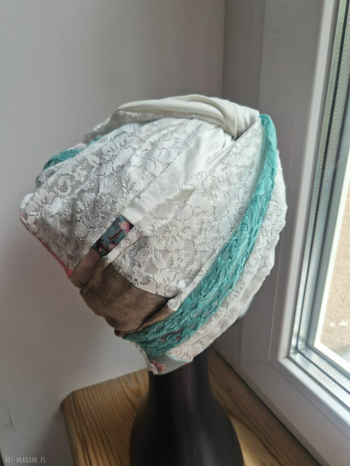 Turban boho z koronką, szyty z różnych materiałów - unikalny egzemplarz