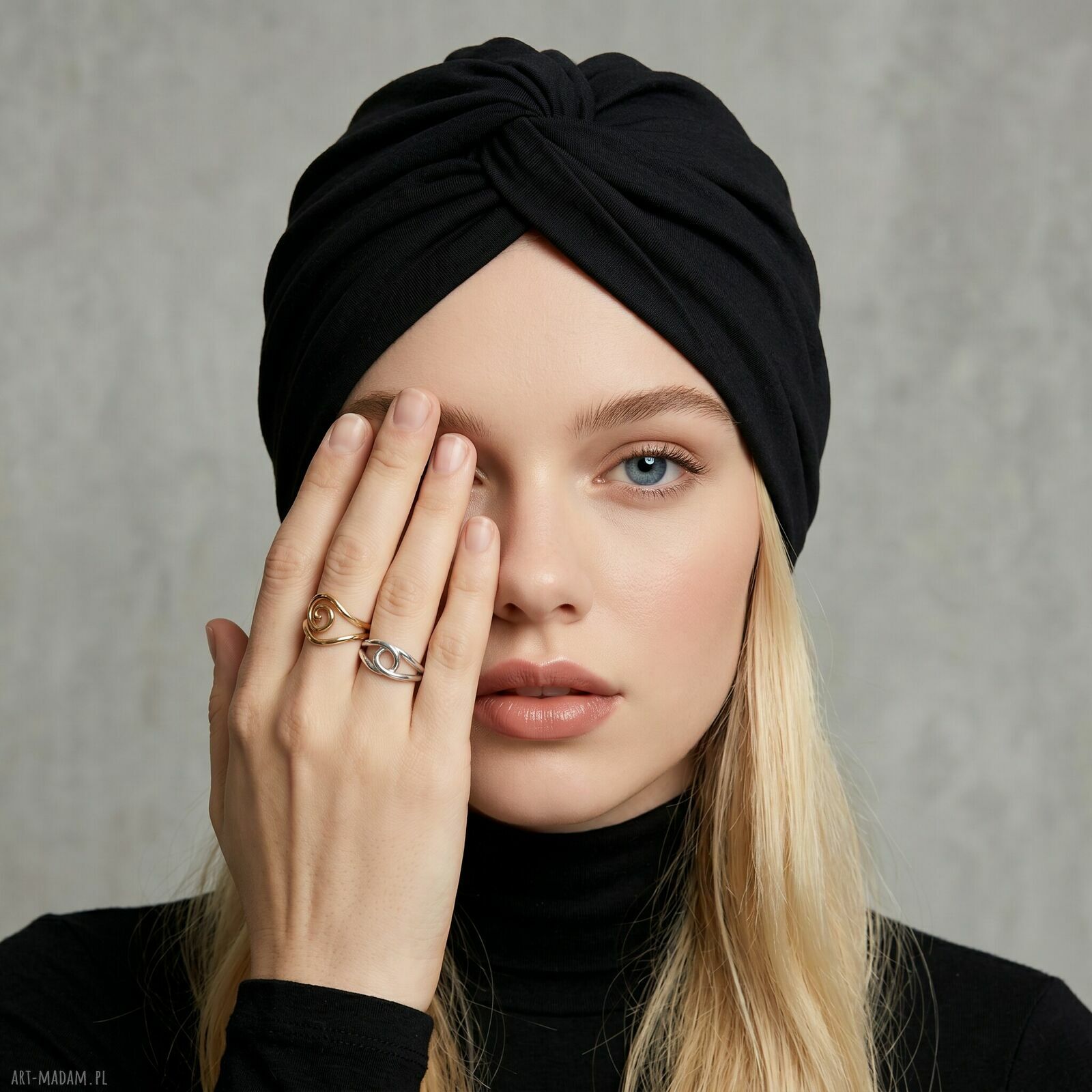 Turban boho w czarnym kolorze - miękki i wygodny, rozmiar uniwersalny