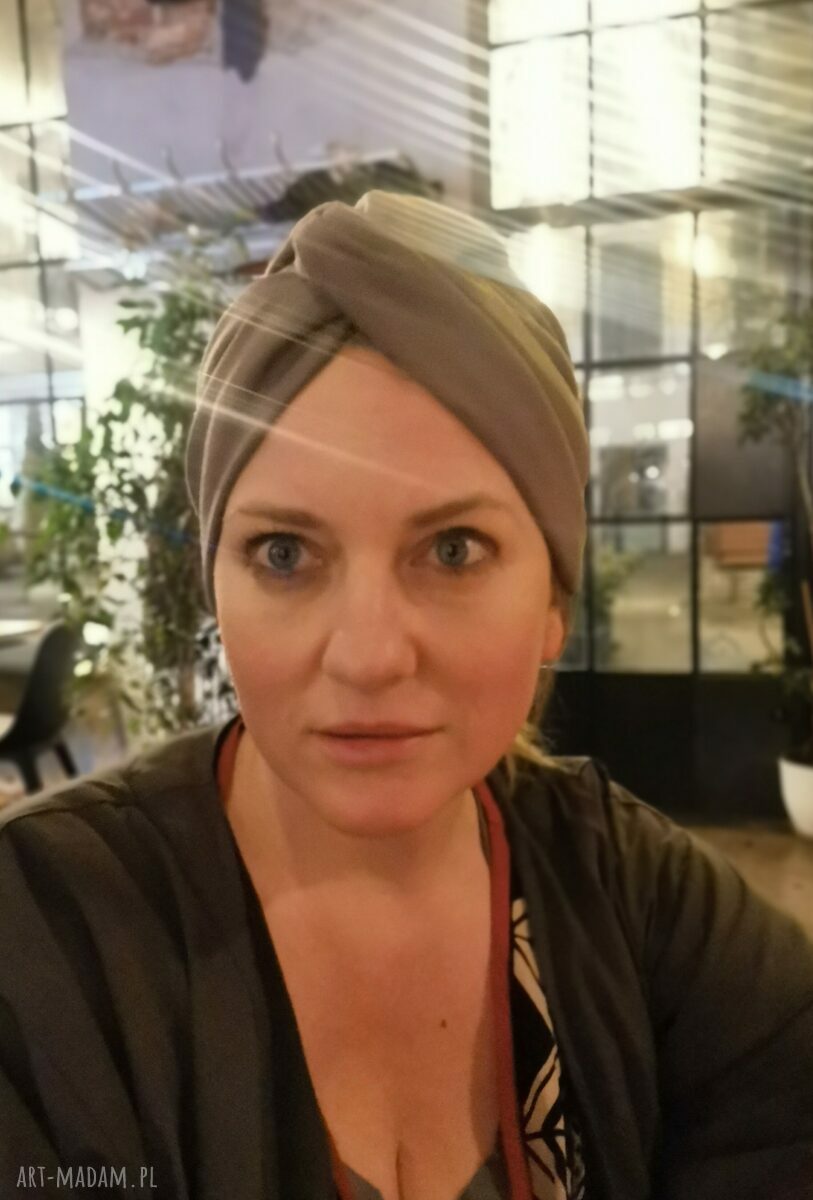 Turban boho z frędzlami - obwód uniwersalny i dwie opcje noszenia