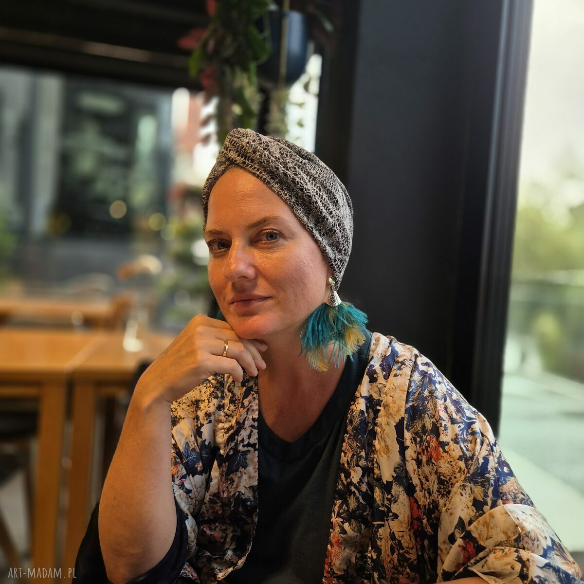 Turban codzienny koronkowy szary - obwód uniwersalny