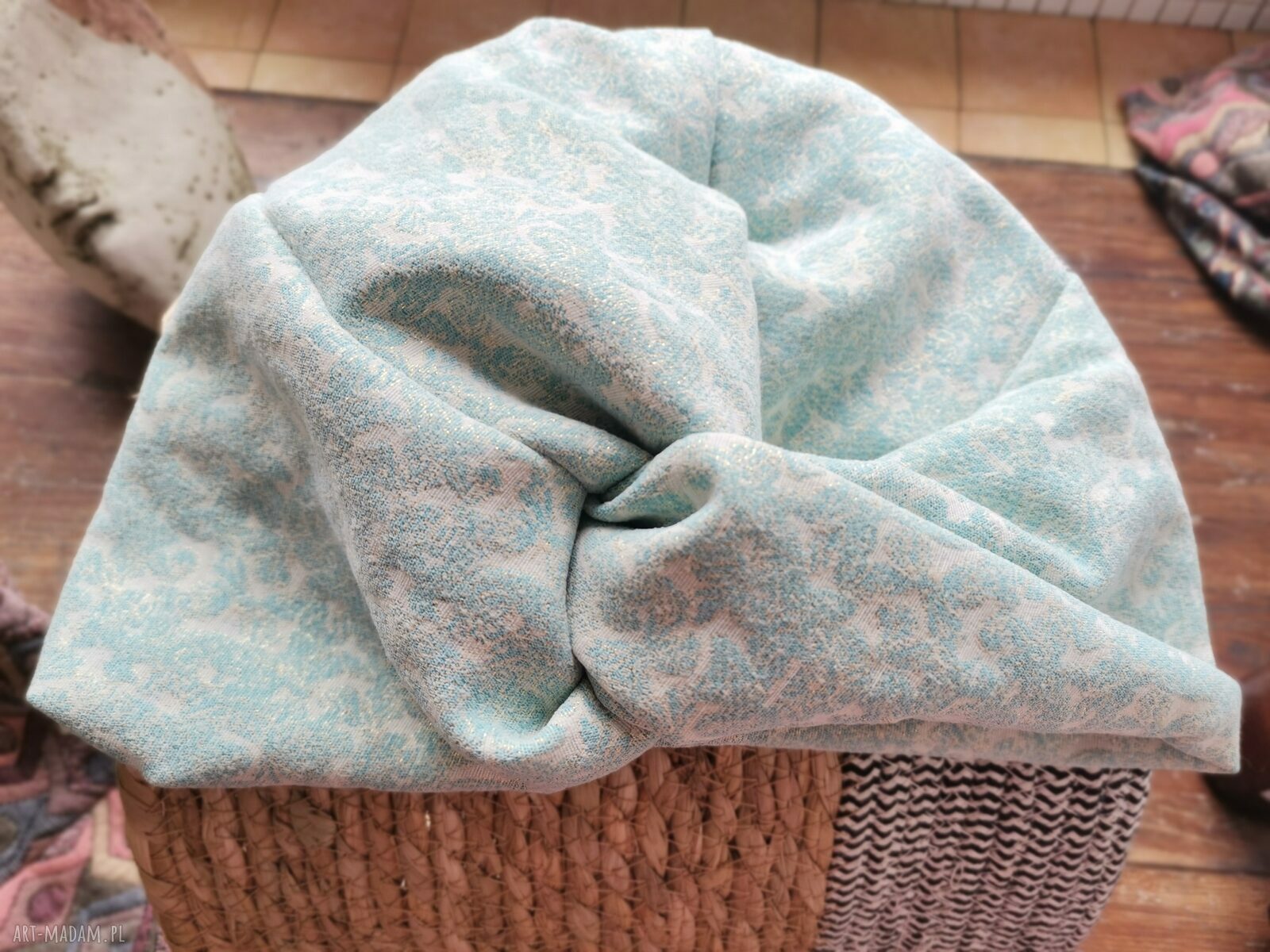 Turban niebieski pastelowy ze złotą nitką - rozmiar uniwersalny