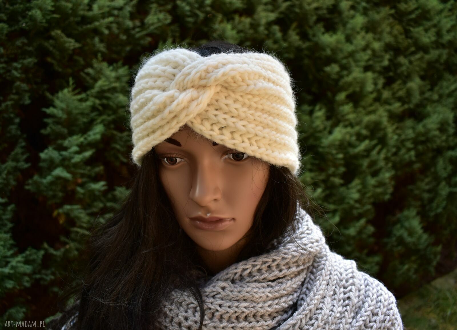 Wełniana opaska turban na głowę handmade w kolorze ecru