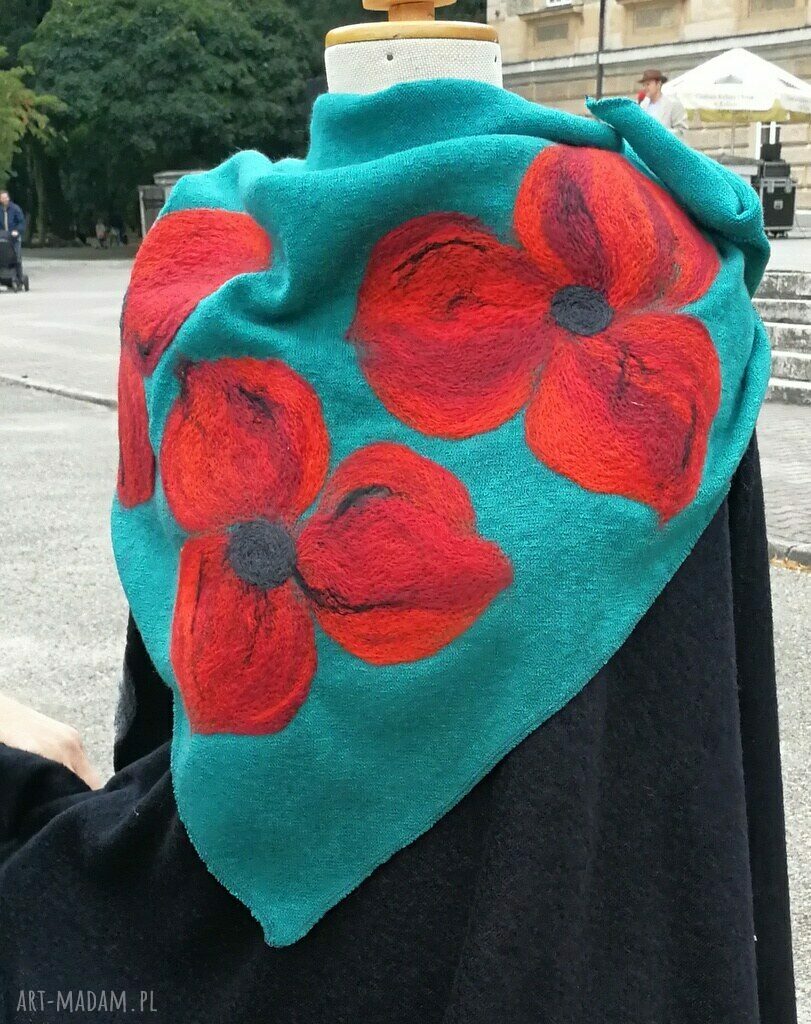 Turkusowa chusta handmade z wełny merynosów w stylu etno boho