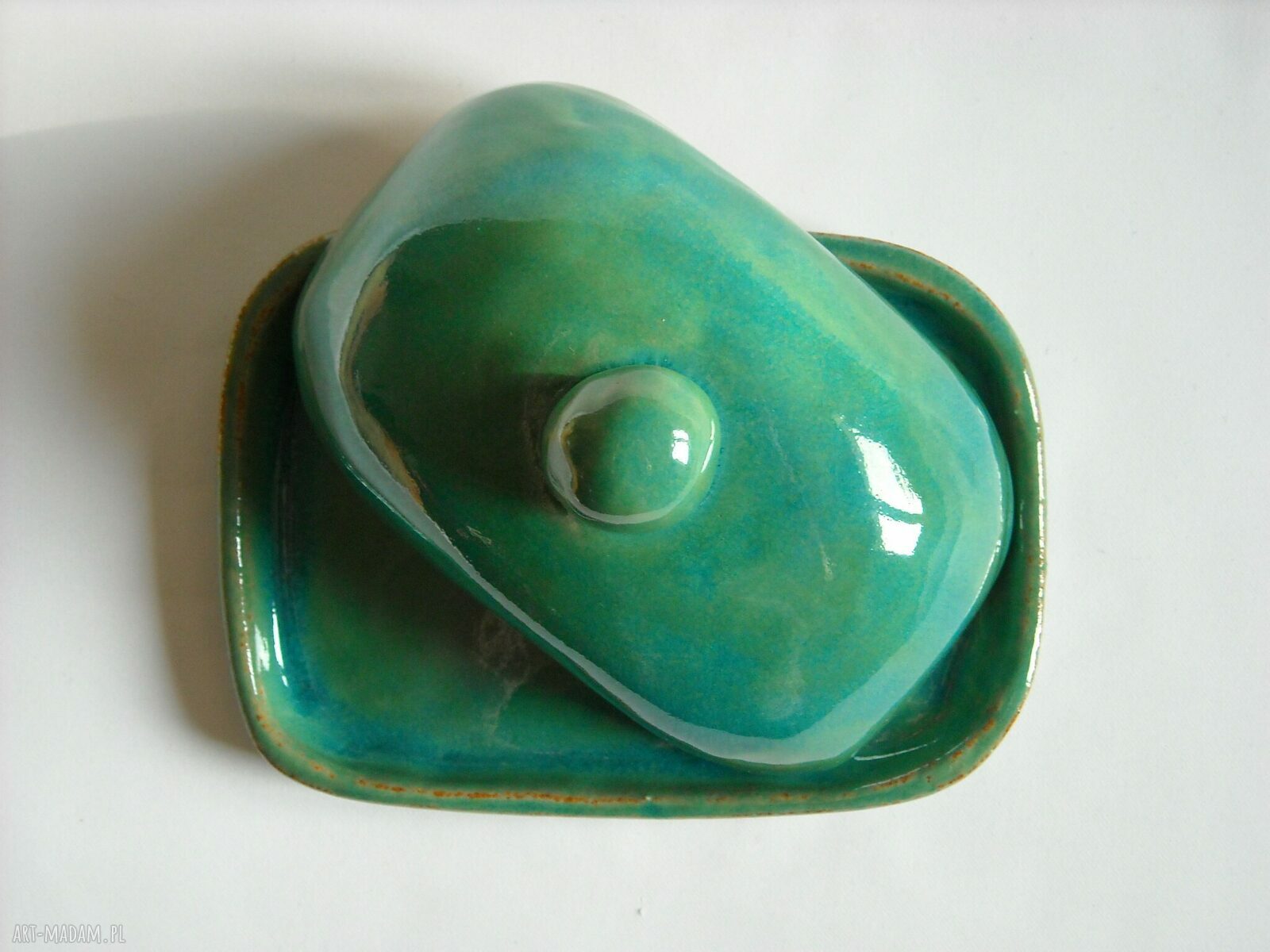 Turkusowa maselniczka ceramiczna z gliny szamotowej
