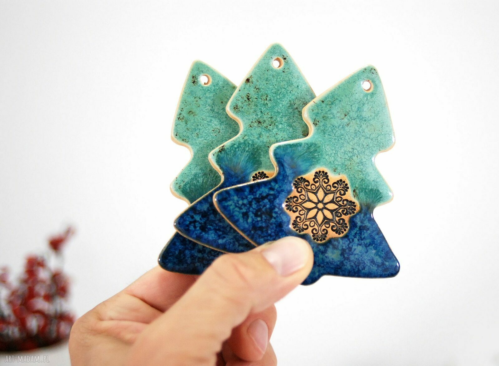Turkusowe choinki ceramiczne - ozdoby świąteczne do zawieszenia
