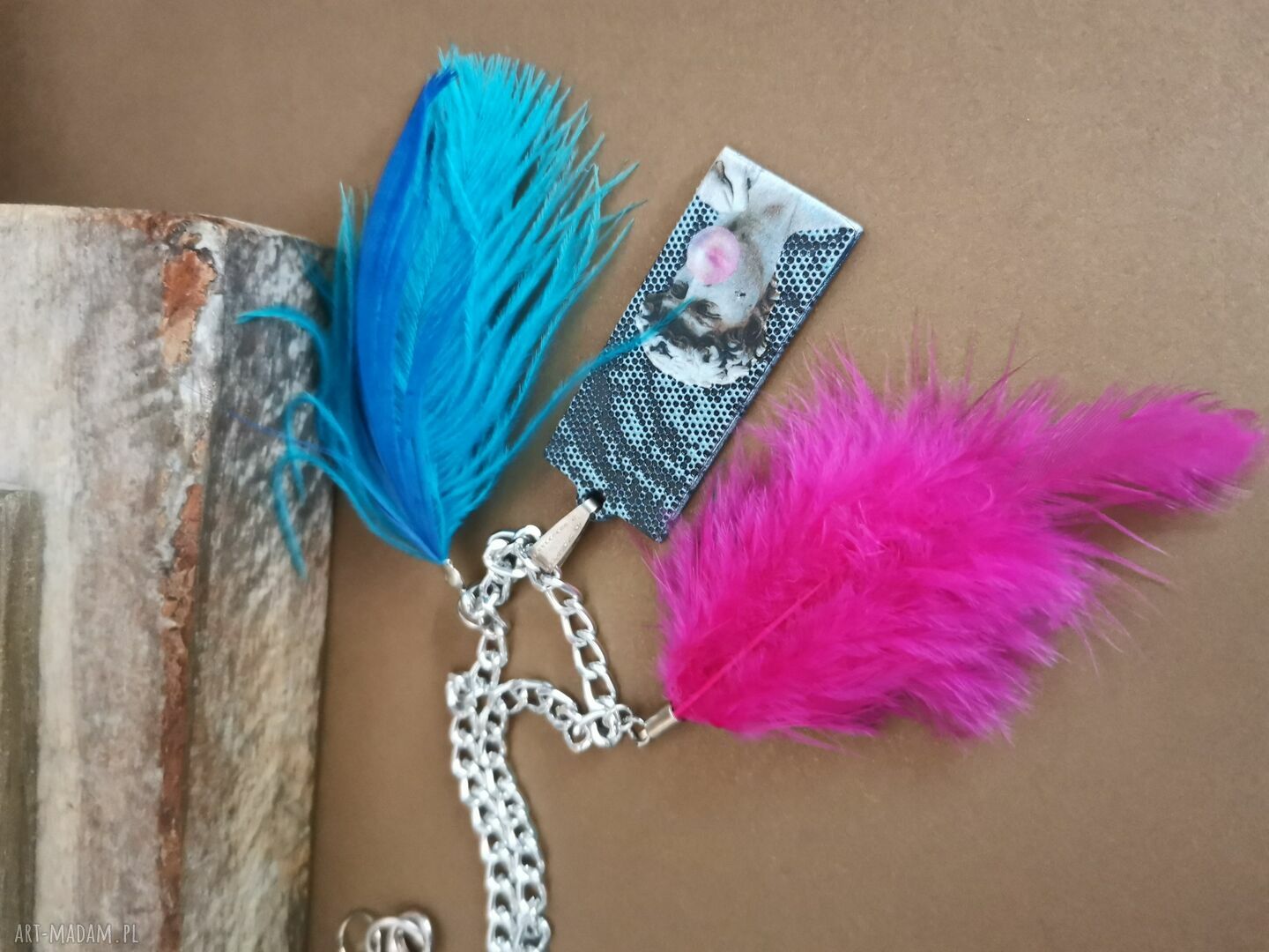 Naszyjnik ślubny boho z piórami i frędzlami w stylu folk etno
