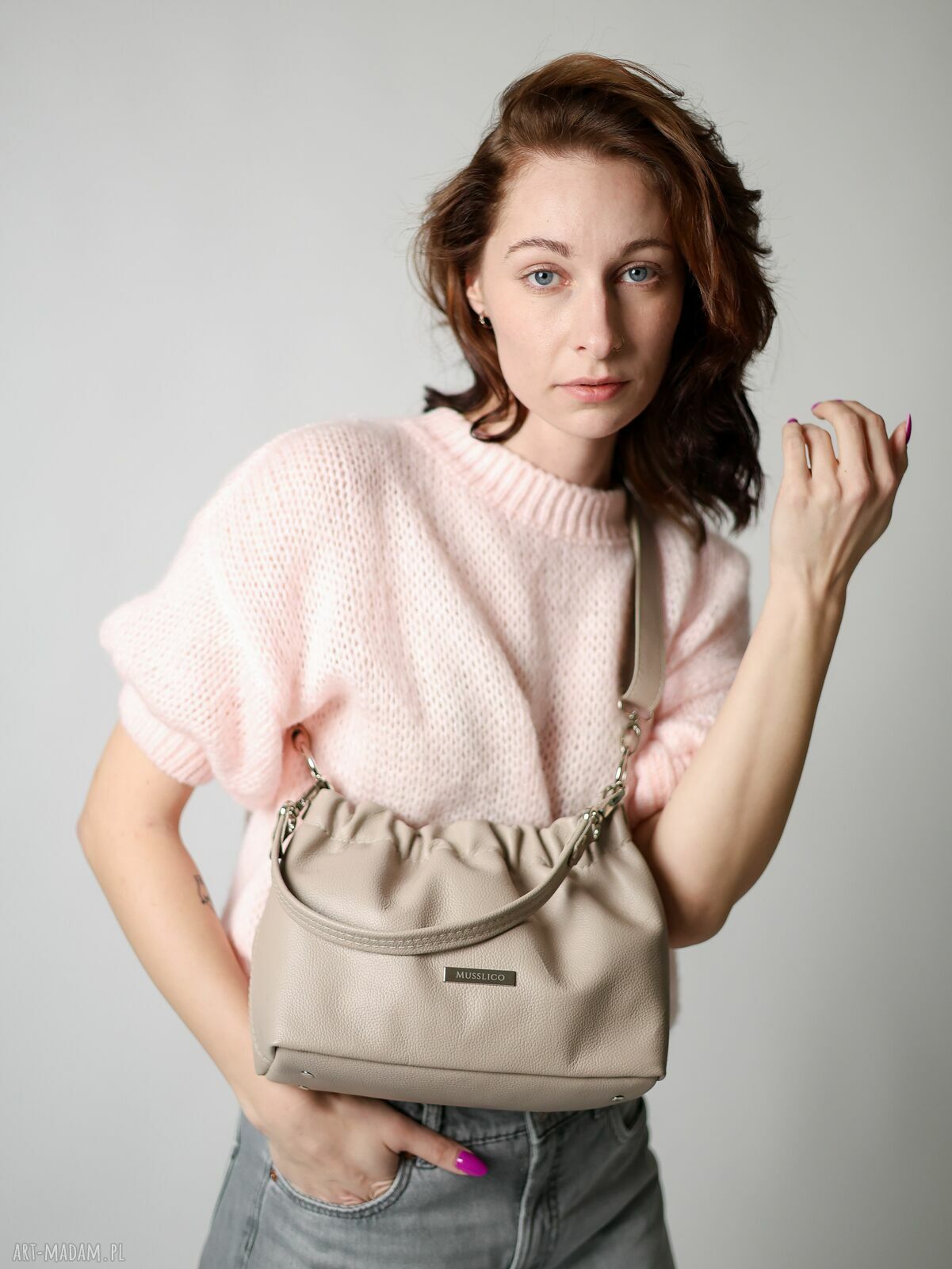 Beżowa torebka typu Cloud Midi na ramię i crossbody ze skóry naturalnej