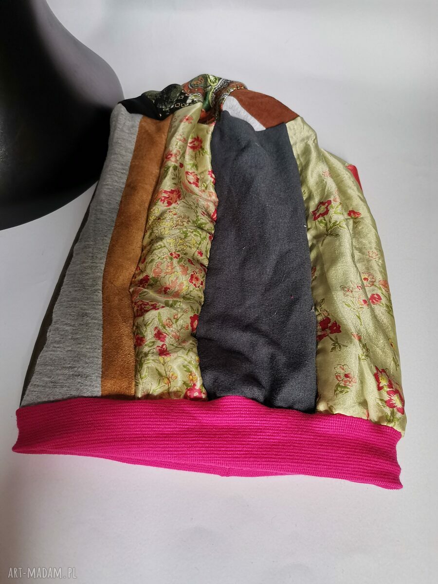 Czapka U Belli patchworkowa na podszewce dla kobiet - one size