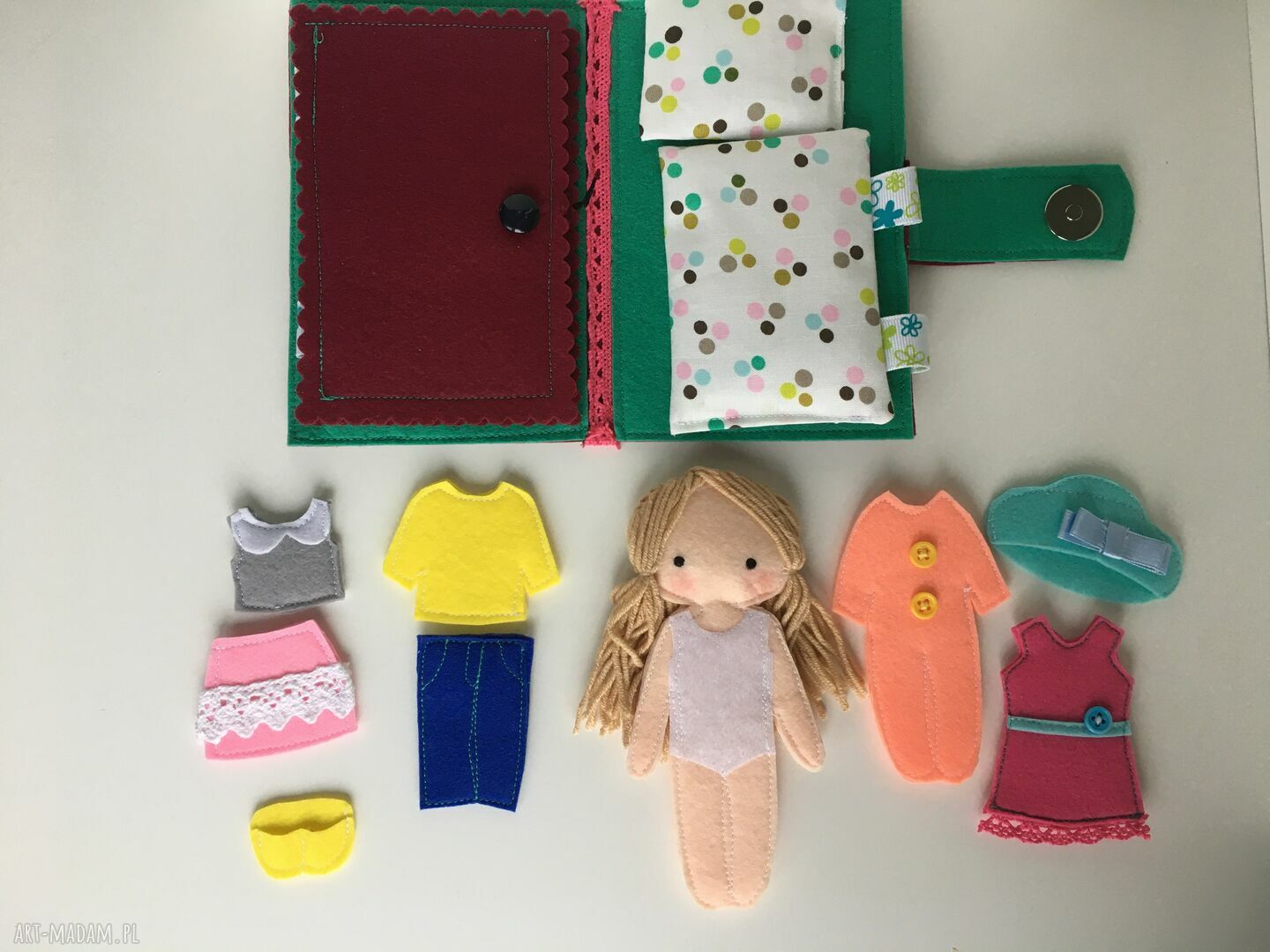 lalki: Ubieranka. Lalka z ubrankami do przebierania. Ręcznie robione