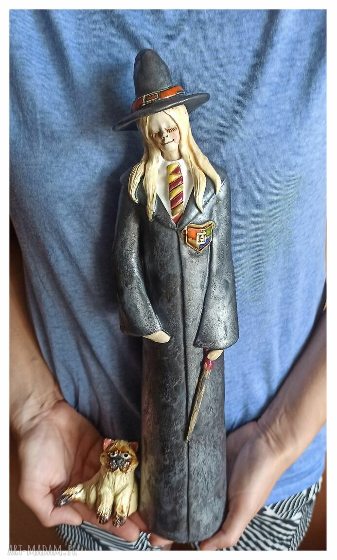 Uczennica Magii ze Szkoły Hogwart - figurka ceramiczna handmade