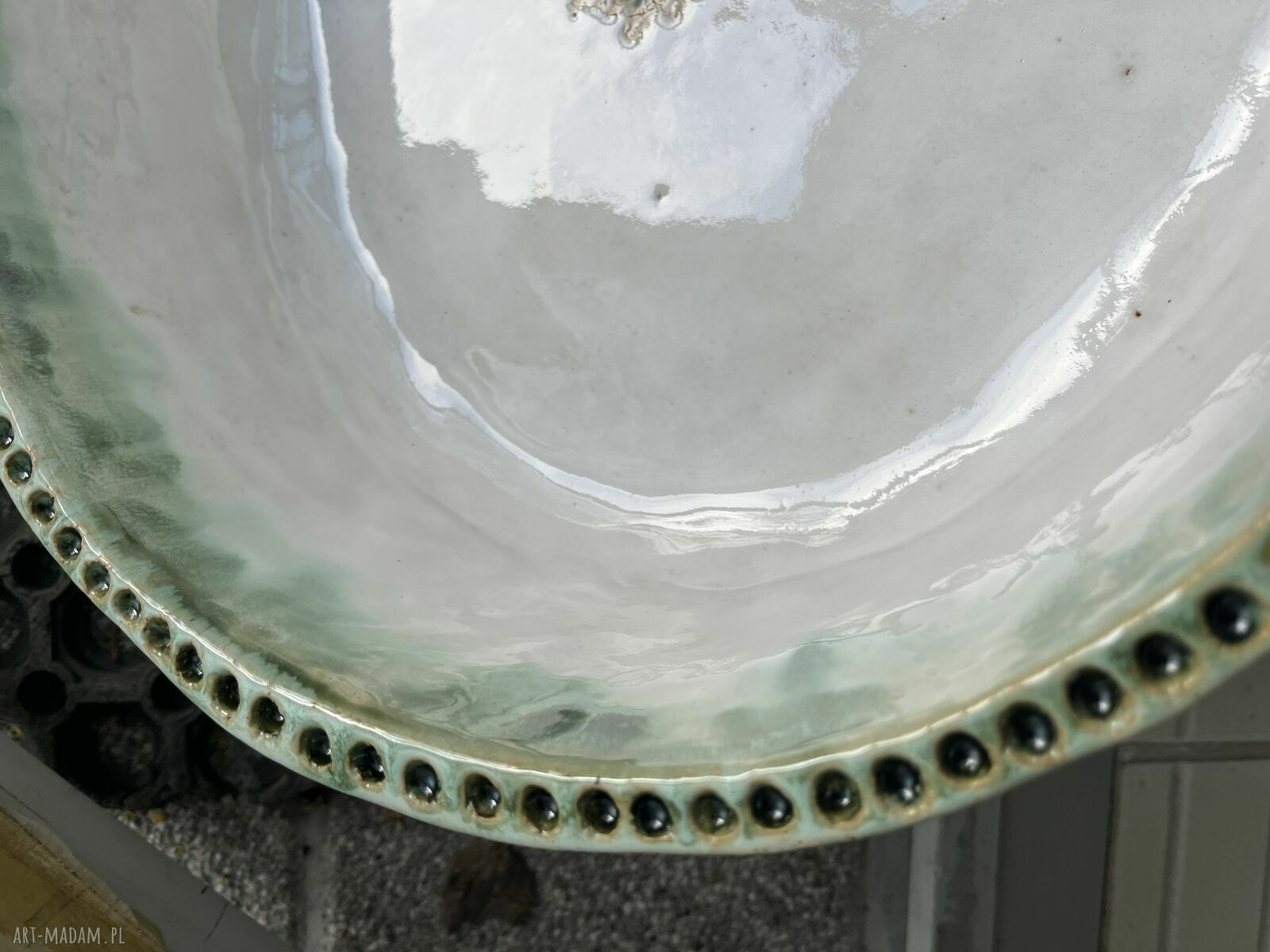 Owalna umywalka ceramiczna „Szarotki” - nablatowa, ręcznie robiona