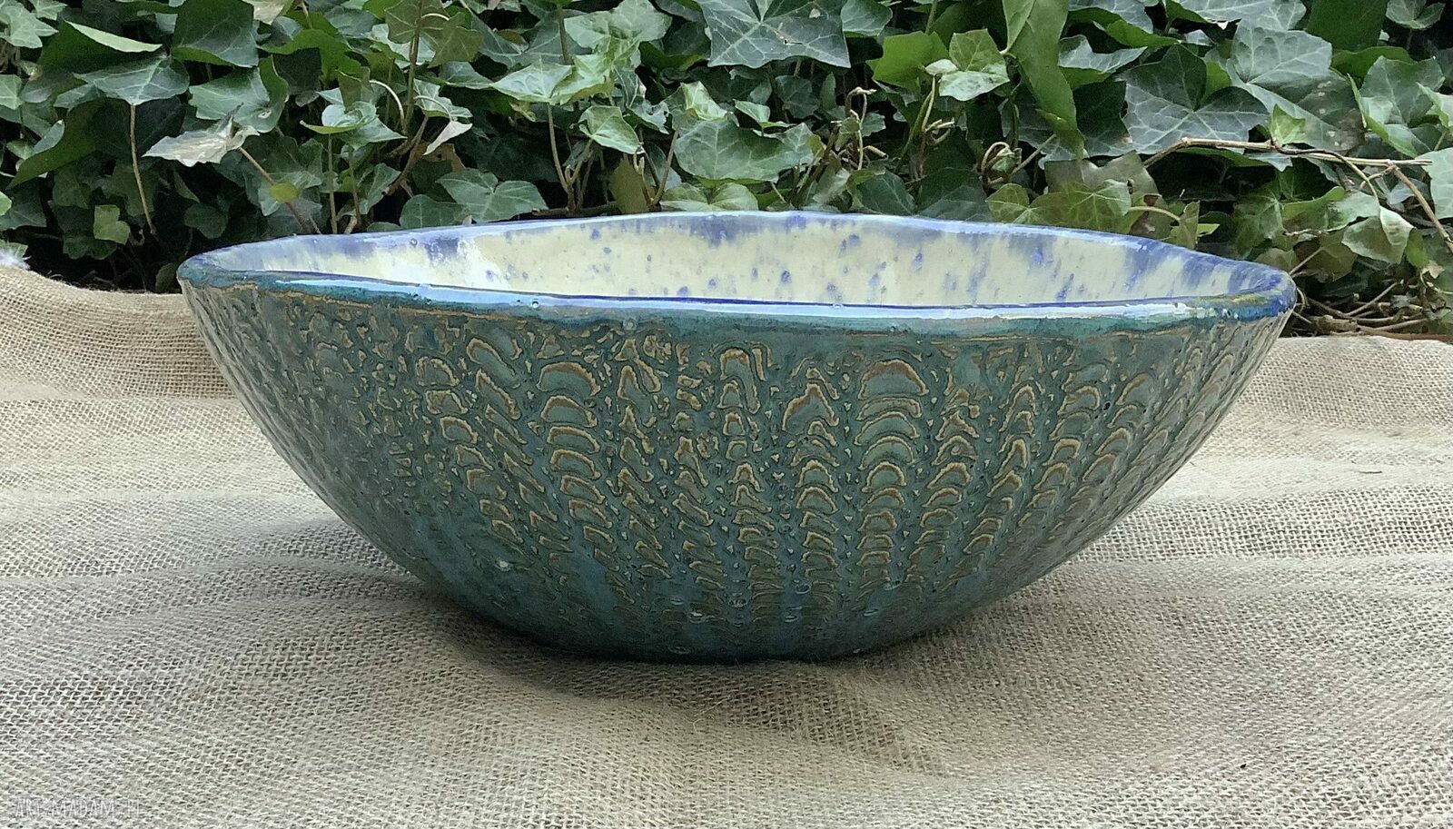 Umywalka ceramiczna nablatowa w kropeczki - unikat do Twojej łazienki