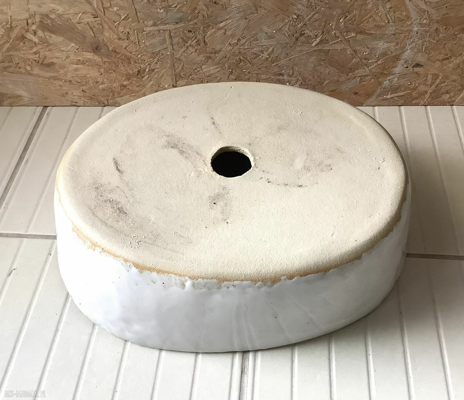 Owalna umywalka ceramiczna „Szarotki” - nablatowa, ręcznie robiona