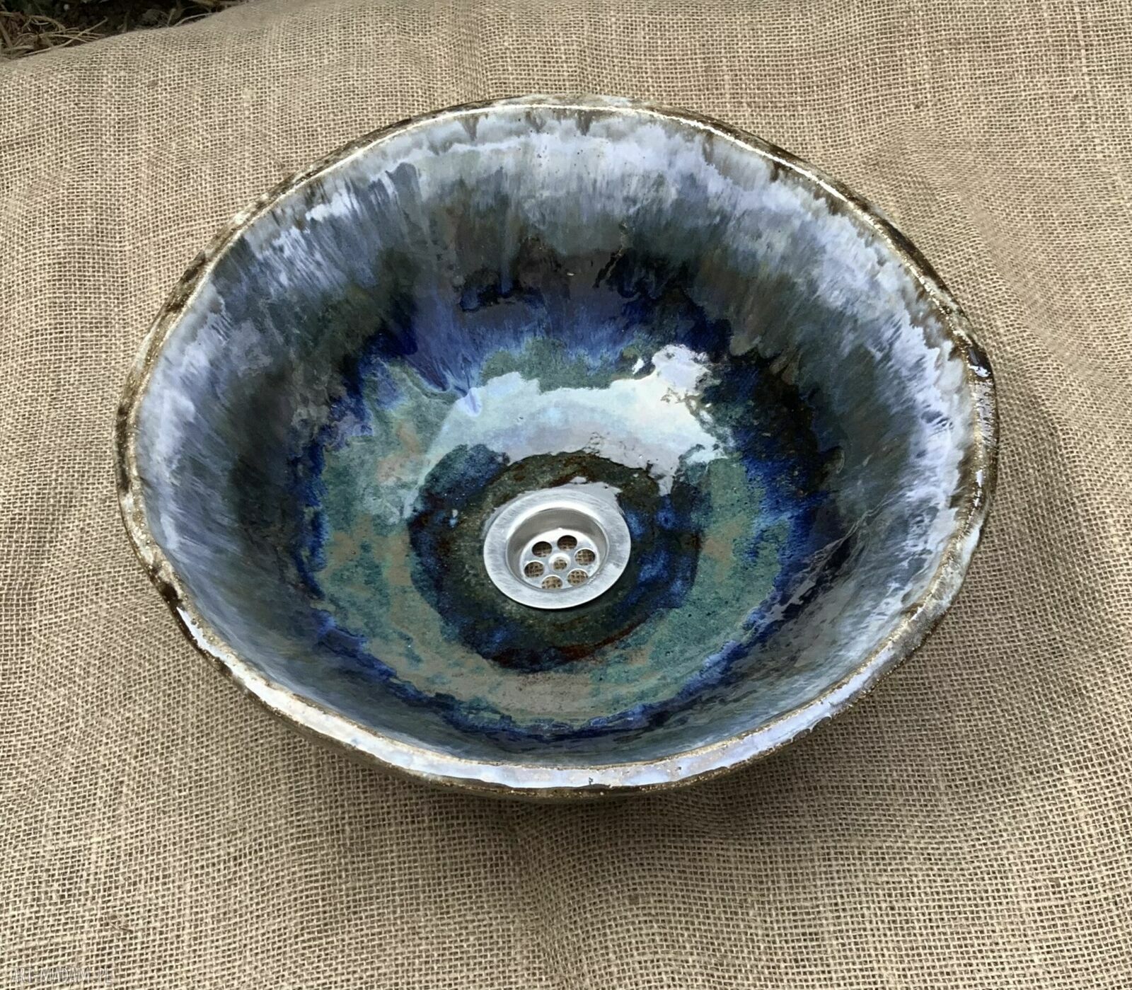 Umywalka ceramiczna „Ocean” - morski blask w Twojej łazience