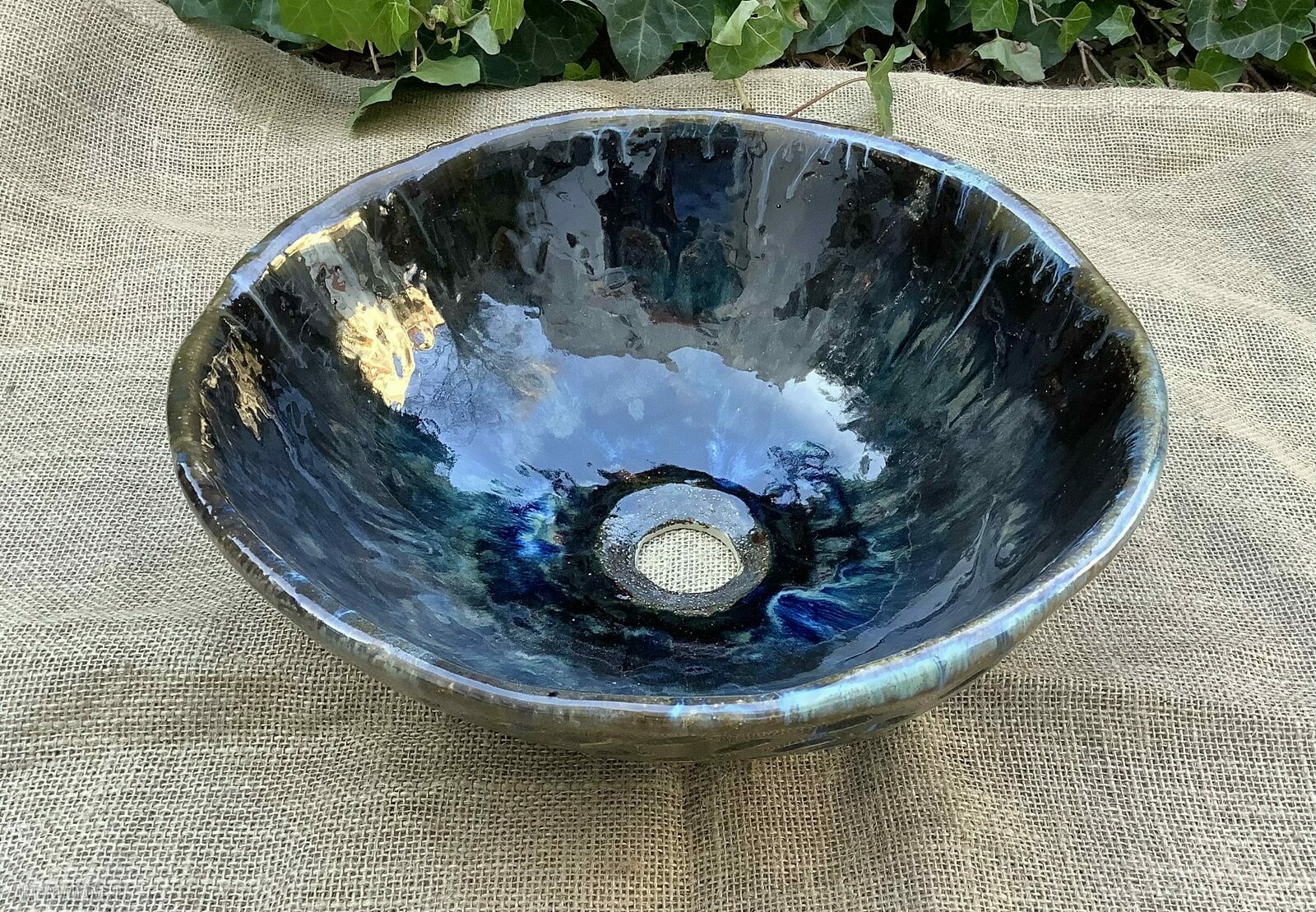 Umywalka ceramiczna „Ocean” - nablatowa w odcieniach niebieskiego