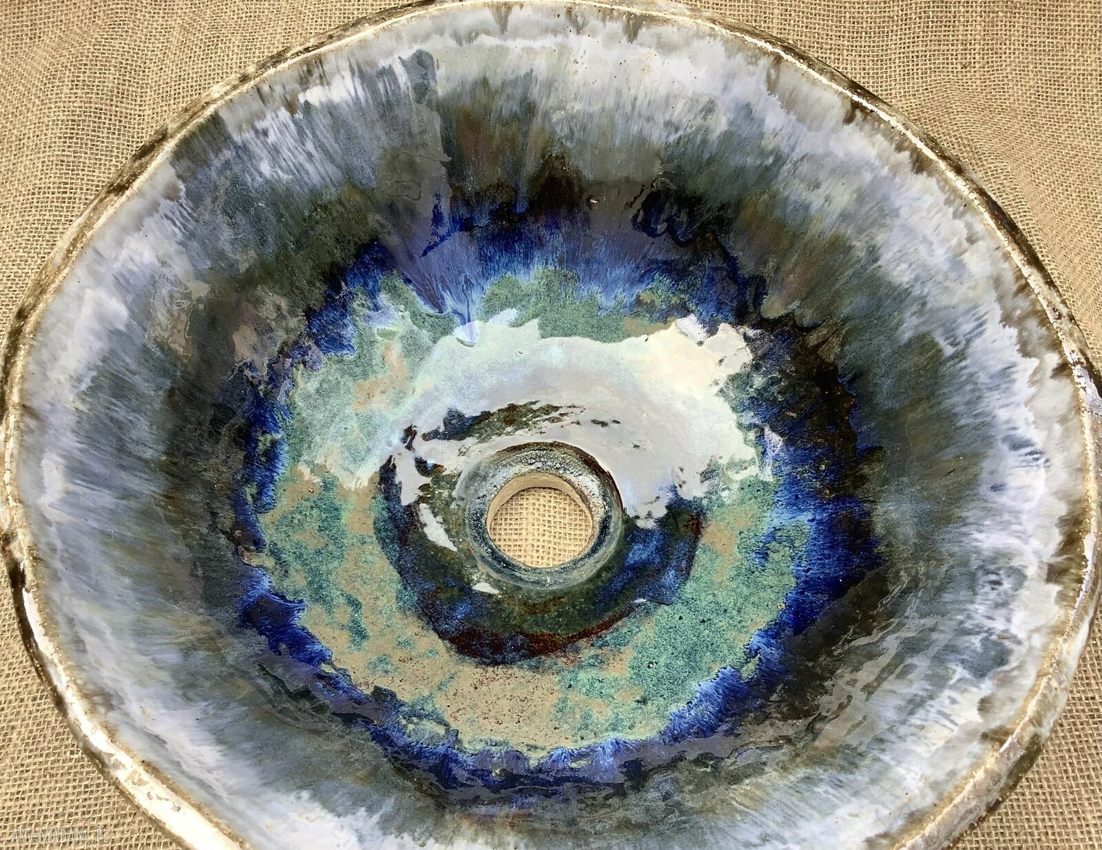 Umywalka ceramiczna „Ocean” - morski blask w Twojej łazience