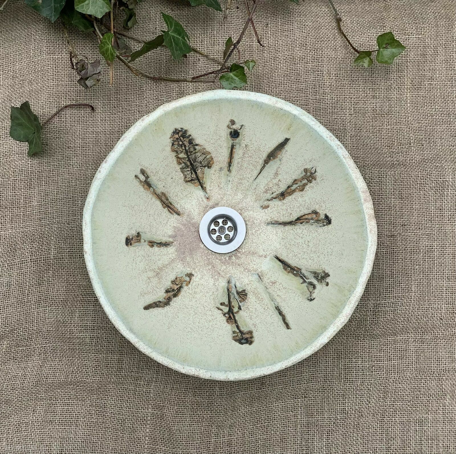 Umywalka ceramiczna „Łąka” - rękodzieło z gliny szamotowej