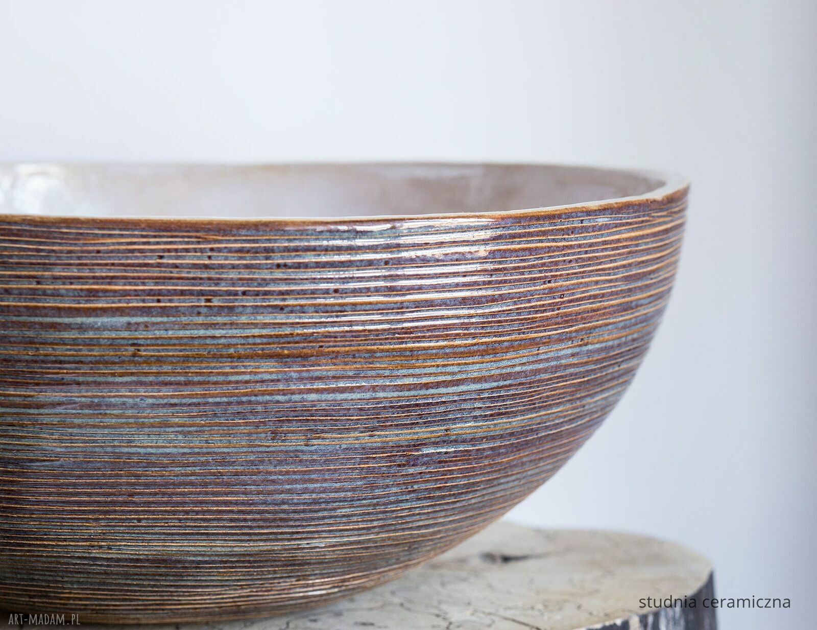 Ręcznie wykonana umywalka ceramiczna nablatowa