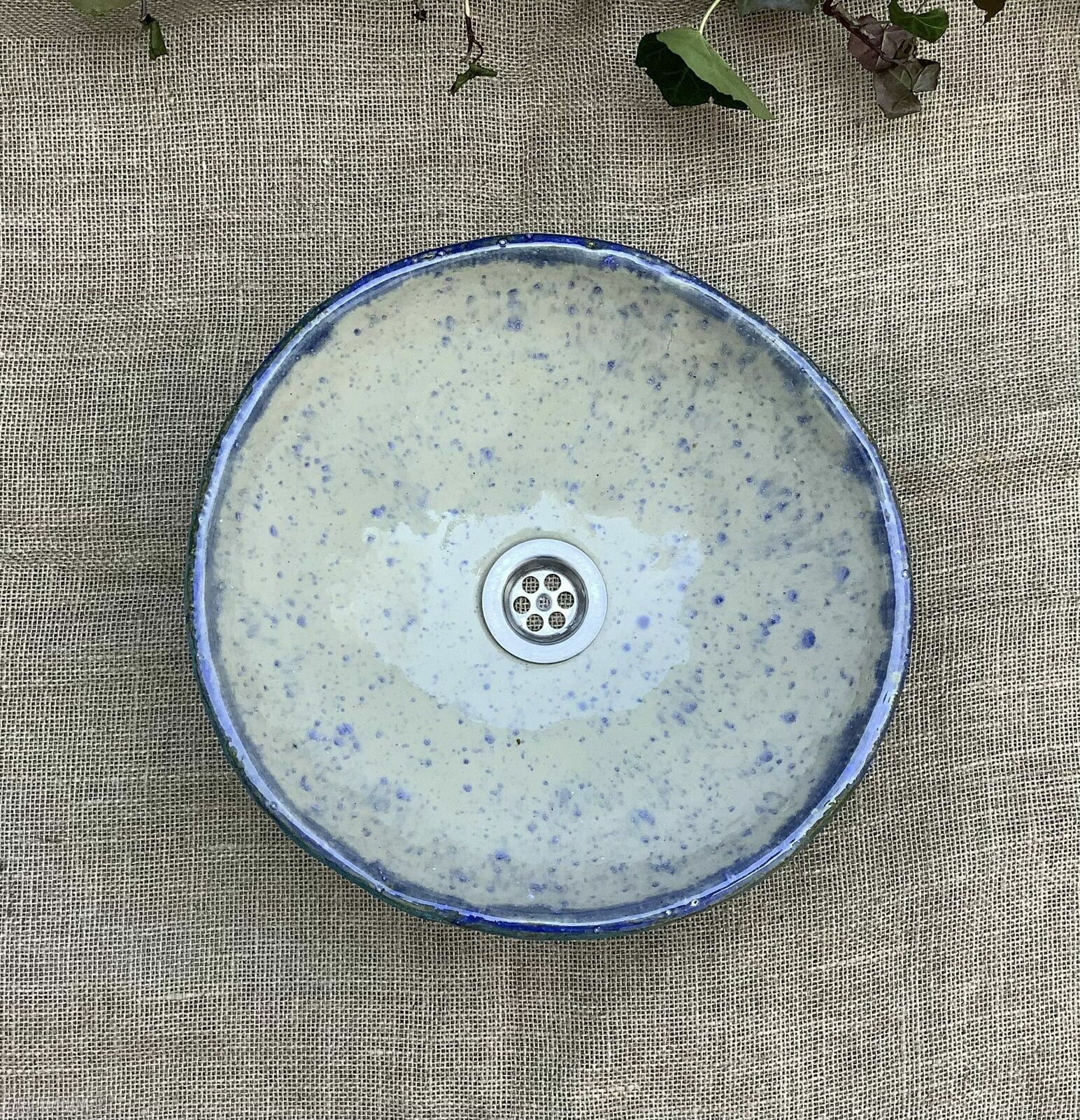 Umywalka ceramiczna nablatowa w kropeczki - unikat do Twojej łazienki