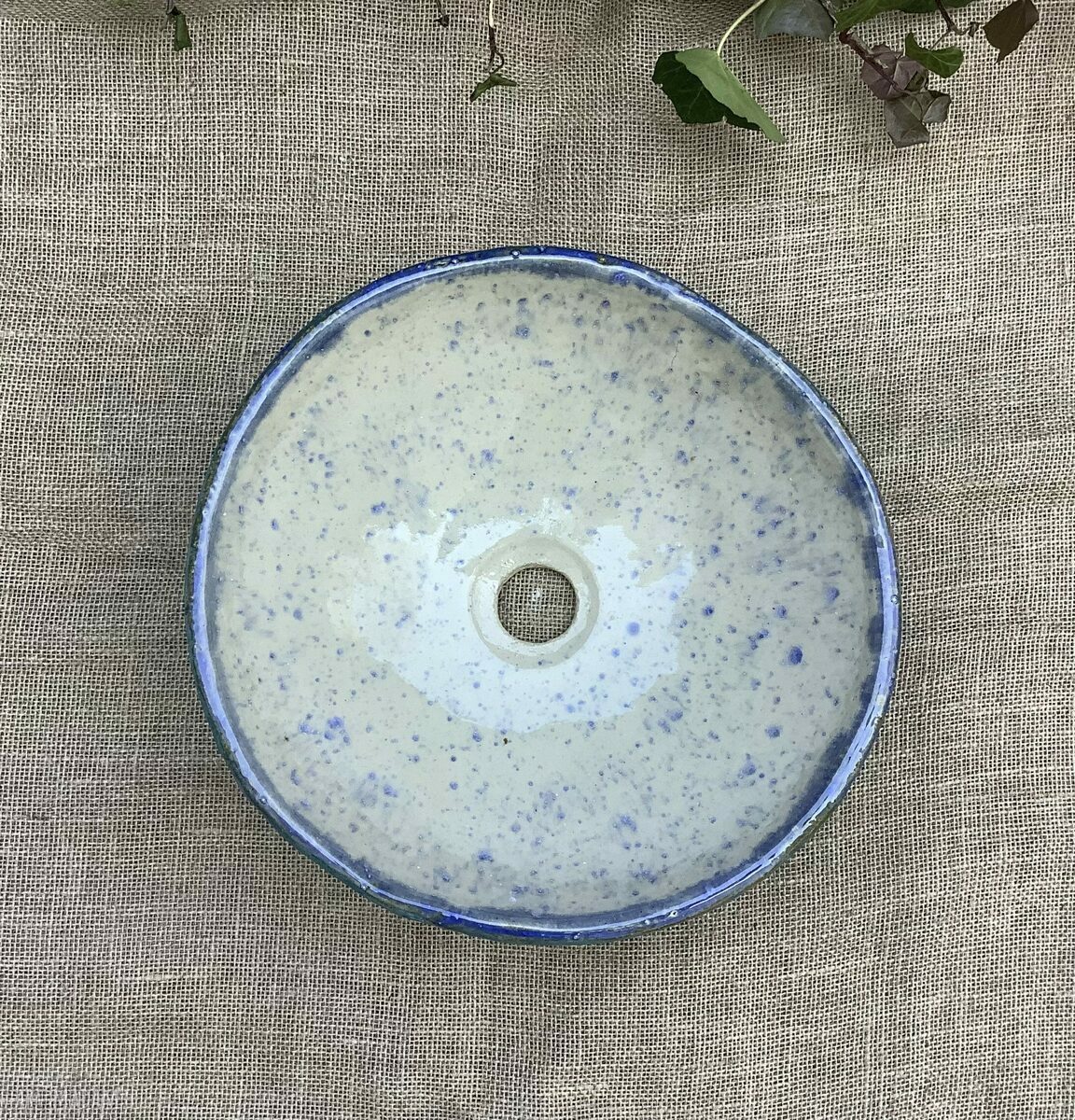 Umywalka ceramiczna nablatowa w kropeczki - unikat do Twojej łazienki