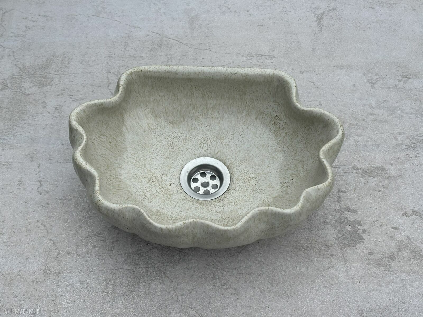 Umywalka ceramiczna w kształcie muszelki 30x20 - nablatowa, ręcznie robiona