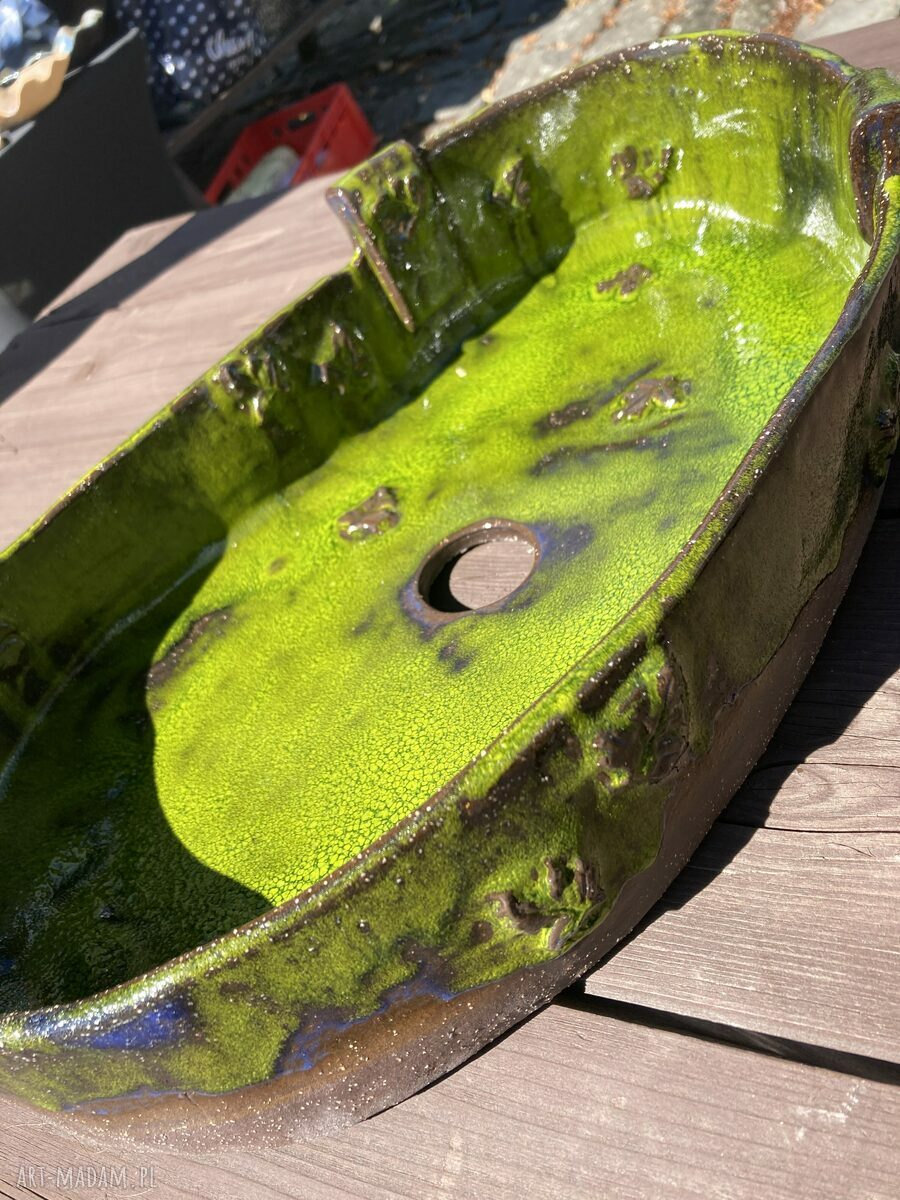 Umywalka ceramiczna pod kasztanem - zielone szkliwo i delikatne listki