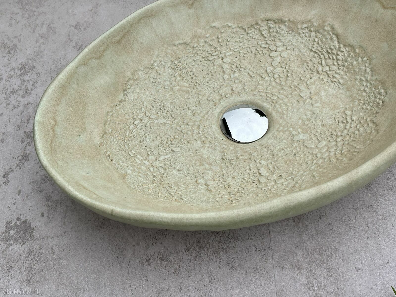 Ręcznie wykonana umywalka ceramiczna Boho w kolorze mięty
