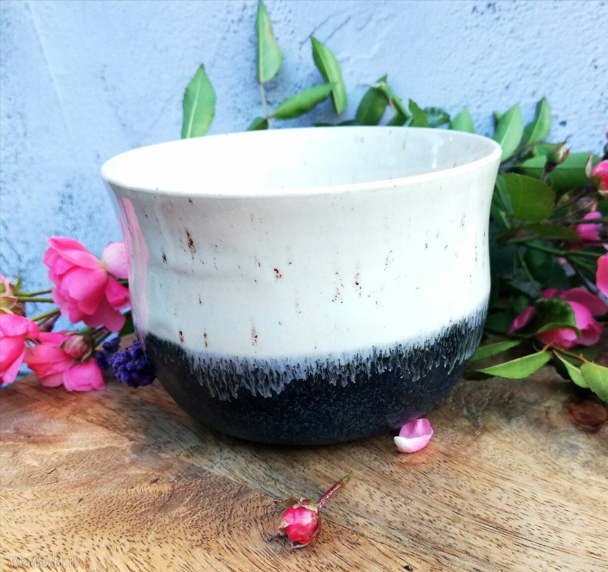 Unikalna czarka ceramiczna czarno-biała do kawy, herbaty i matcha (250 ml)