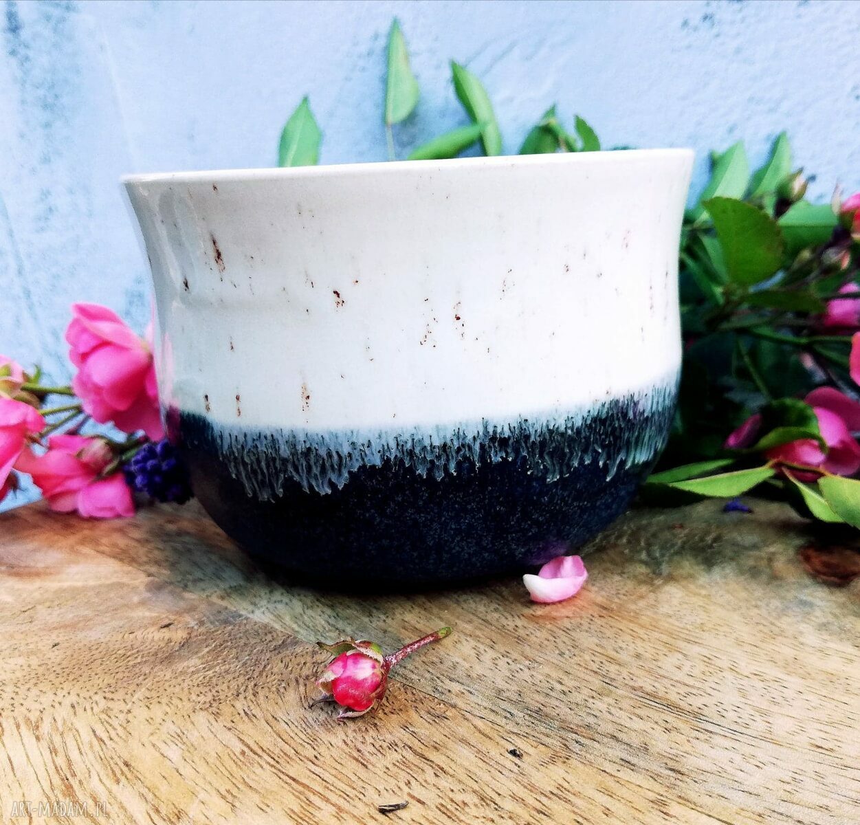 Unikalna czarka ceramiczna czarno-biała do kawy, herbaty i matcha (250 ml)