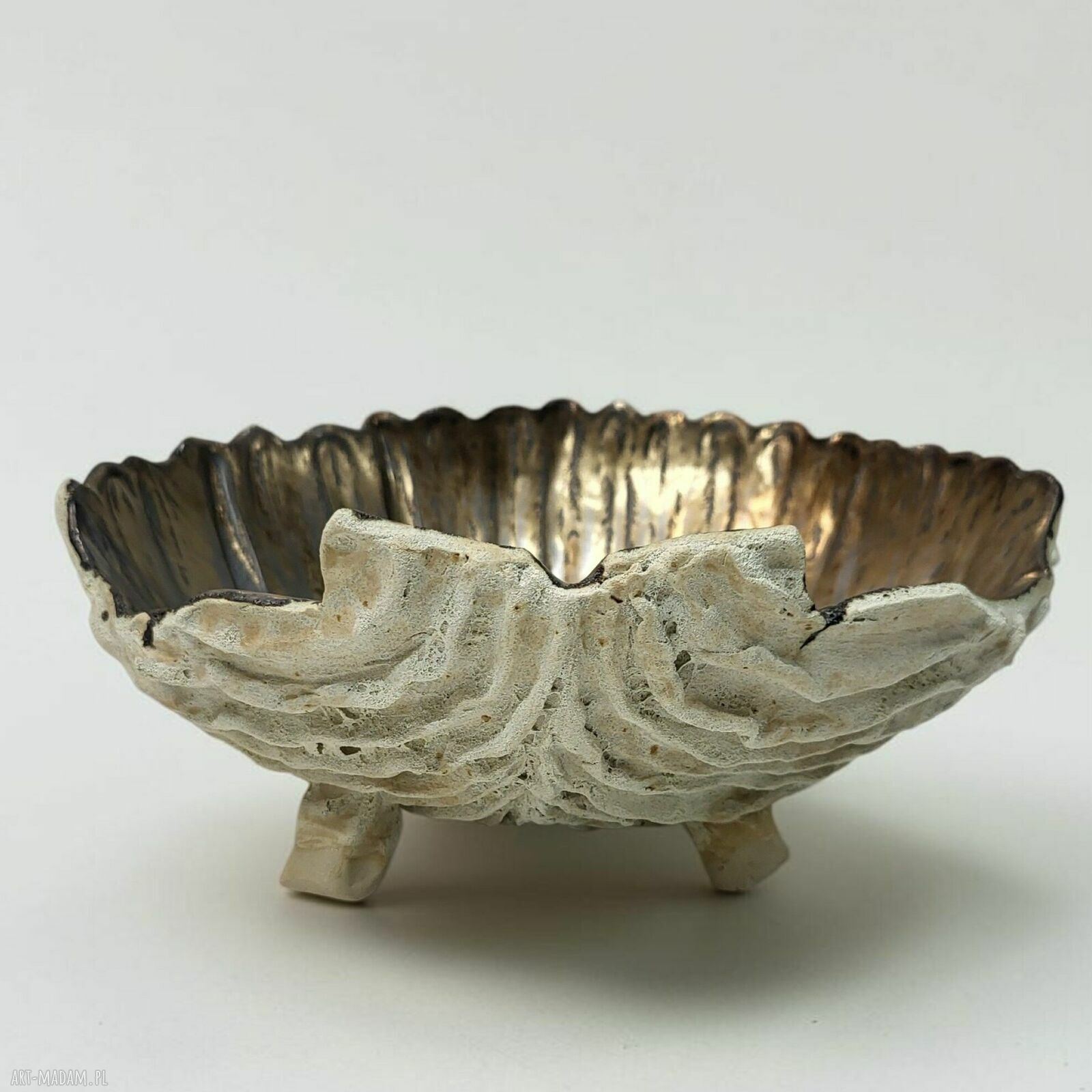 Unikalna misa ceramiczna w kształcie muszli