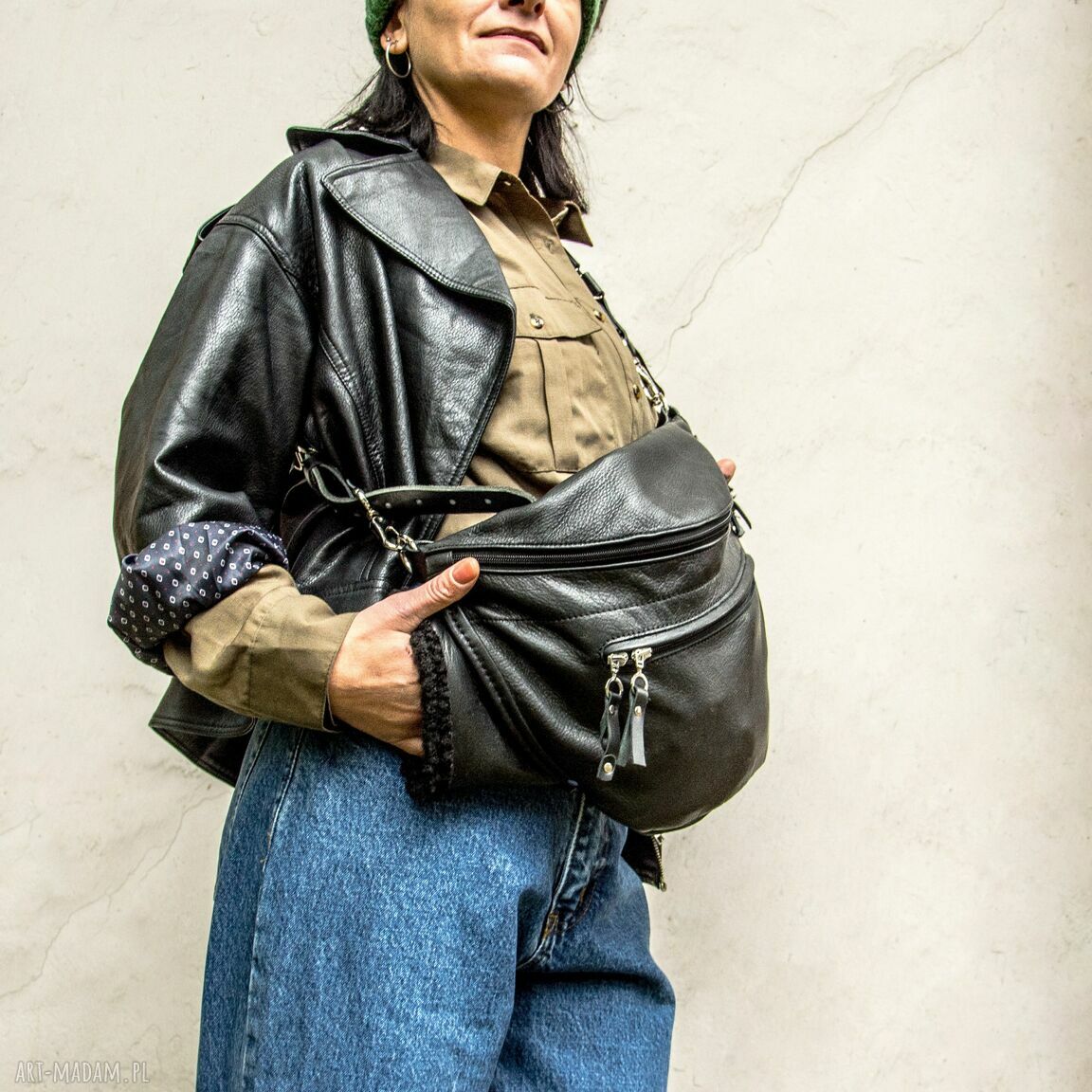 Czarna skórzana nerka z ocieplaczem dłoni od LadyBuQ Art