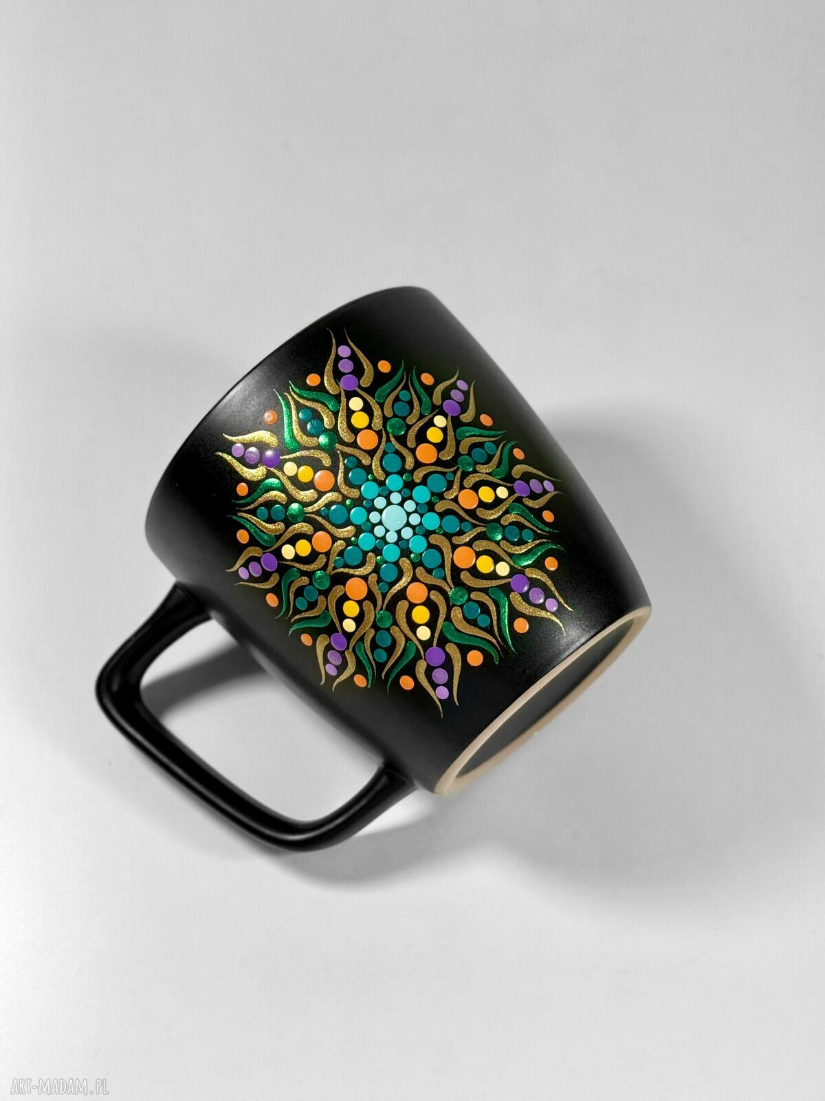 Ręcznie malowana mandala na kubku ceramicznym - 400 ml