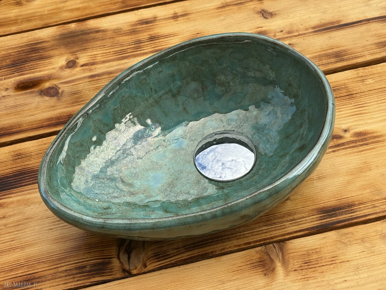 Unikatowa mała umywalka ceramiczna nablatowa